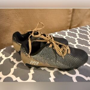 - DSG Speed Viper Soccer Cleats Size 10 Black/Gold S